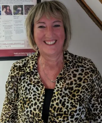 Yvonne, Administrator